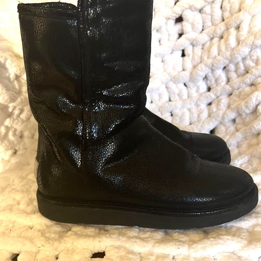 UGG Collection - Mid - Black Leather Snake Skin - EUC - Size 7 - Picture 4 of 12